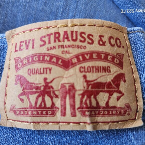 Levi's Women's 724 High Rise Straight Crop Jeans Size 30	Blue Denim - Picture 4 of 5